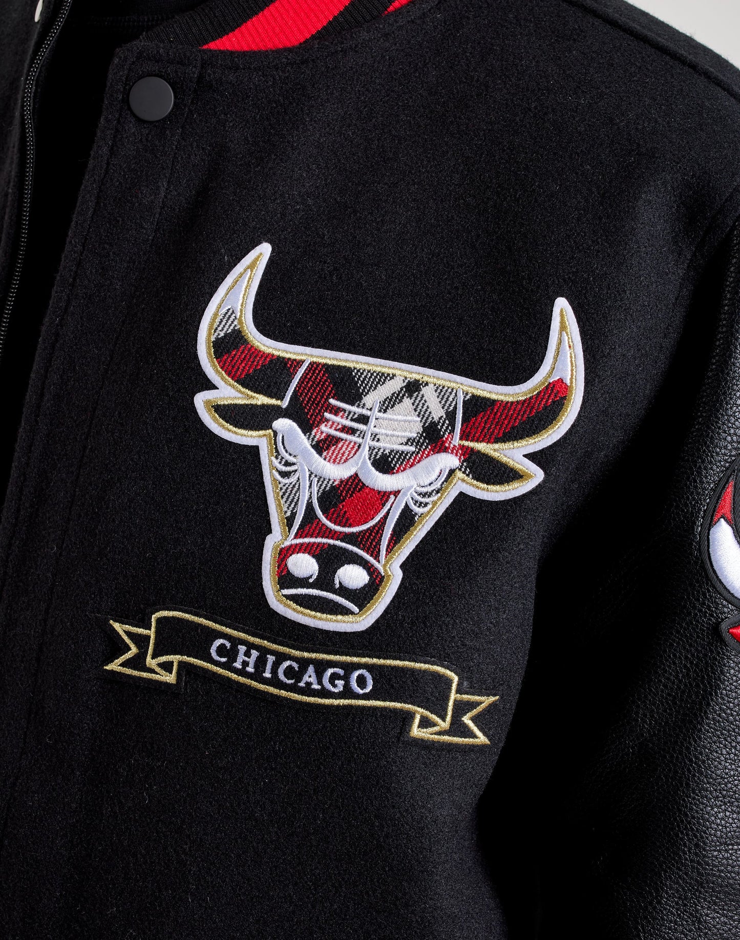 Men’s Pro Standard NBA Chicago Bulls Plaid Varsity Jacket