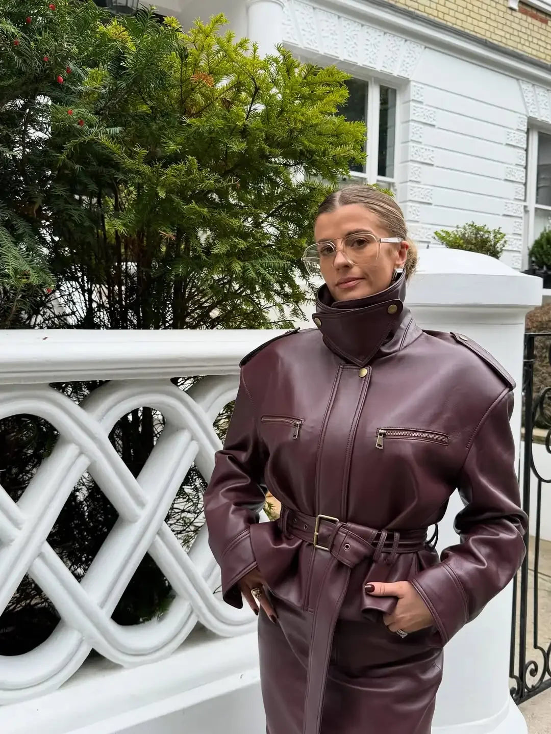 Women Solid Burgundy Waist Cinching Jacket Fashion Lace Up Stand Collar Zipper Bucket Short Jackets 2026 Lady High Street Coat