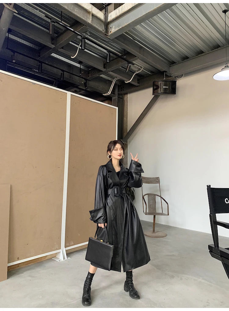 Lautaro Long oversized pu leather trench coat for women long sleeve lapel loose fit Fall Stylish black women clothing streetwear